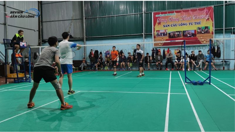 Trải nghiệm sân cầu đạt chuẩn tại Tư Thế