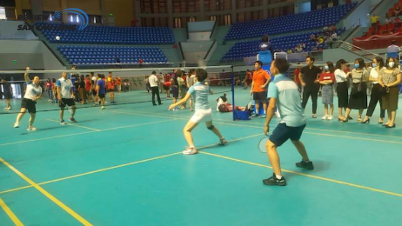 Sân cầu lông trường THCS Lê Quý Đôn