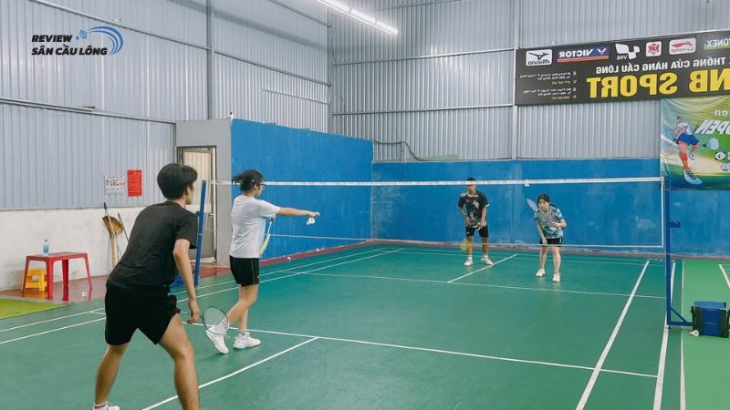 Không gian tại sân cầu lông C17