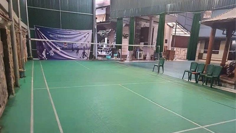 Sân Văn Cao yên tĩnh và lý tưởng cho nhóm bạn luyện tập định kỳ