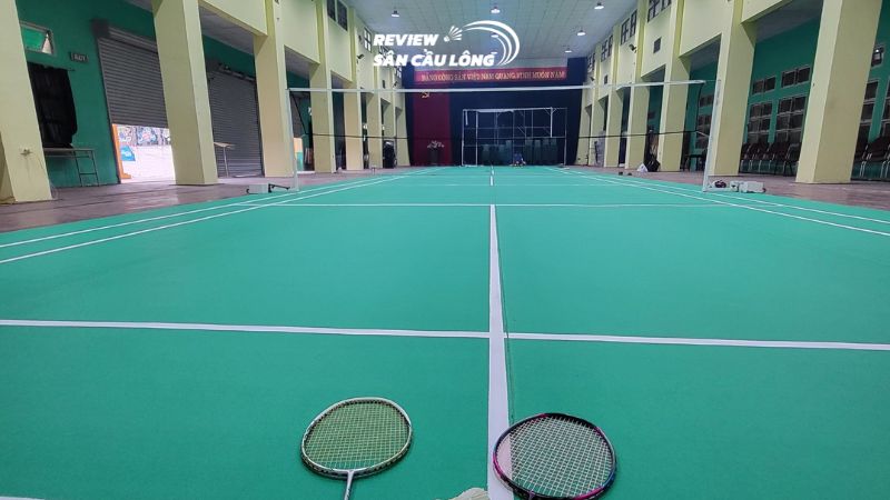 Sân cầu lông HK Sport một trong những sân cầu lông Hoàn Kiếm được yêu thích