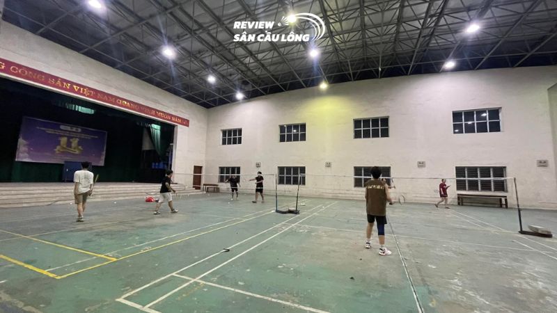Sân cầu lông CLB cầu lông HTU chất lượng cho dân cầu lông