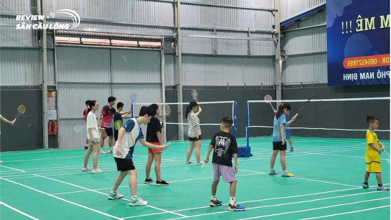 Sân chơi cầu Vinh Long