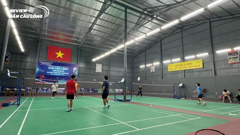 Sân cầu lông Ninh Bình - Sân cầu lông Đức Chiến