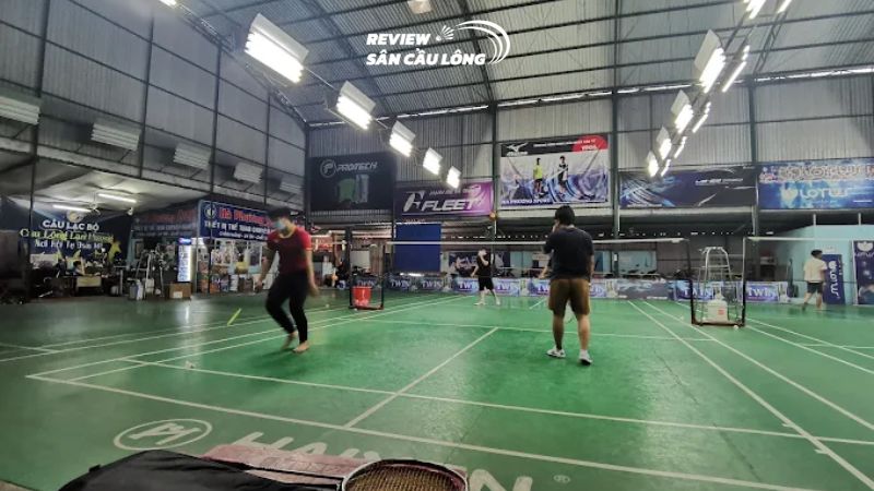Sân đánh cầu lông ở quận 12 Lan Hương