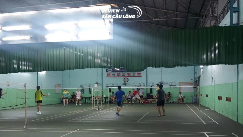 Sân cầu lông THPT Nguyễn Thị Minh Khai Q3