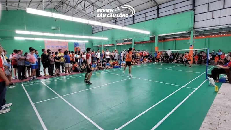 Sân cầu lông Hoài Phương - Sân cầu lông quận 9 thoáng mát