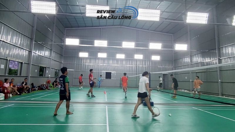 Sân cầu lông Huy Sport một trong những sân cầu lông Quảng Ngãi có sân tập tốt