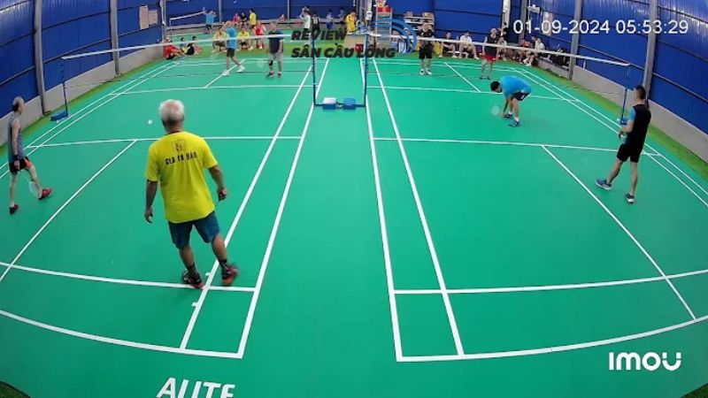 Sân cầu lông Mộ Đức một sân chơi rộng thoải mái cho người chơi