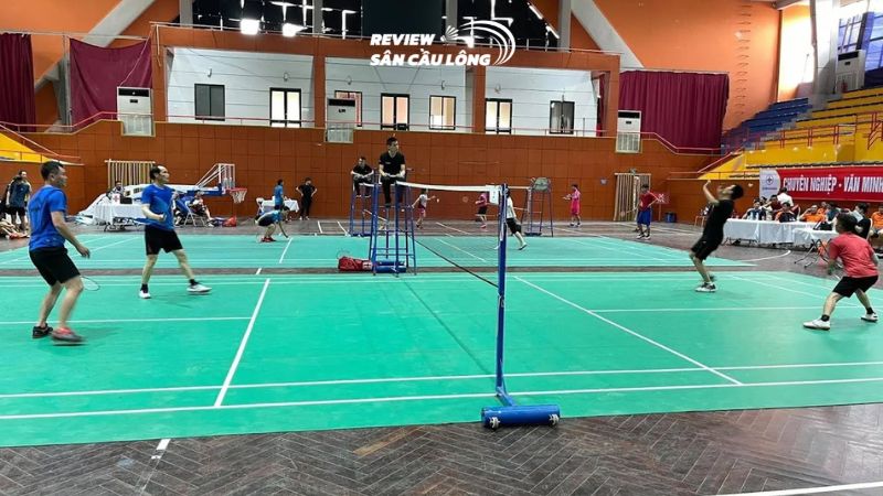 Sân cầu lông Tây Hồ Nhật Tân - Phù hợp học tập và thi đấu chuyên sâu