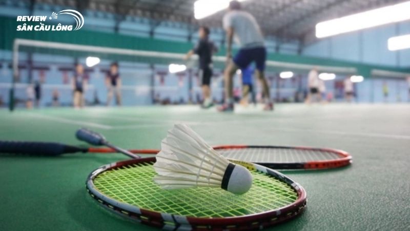 sân cầu lông Tây Ninh rộng rãi, thoáng mát, chơi là mê