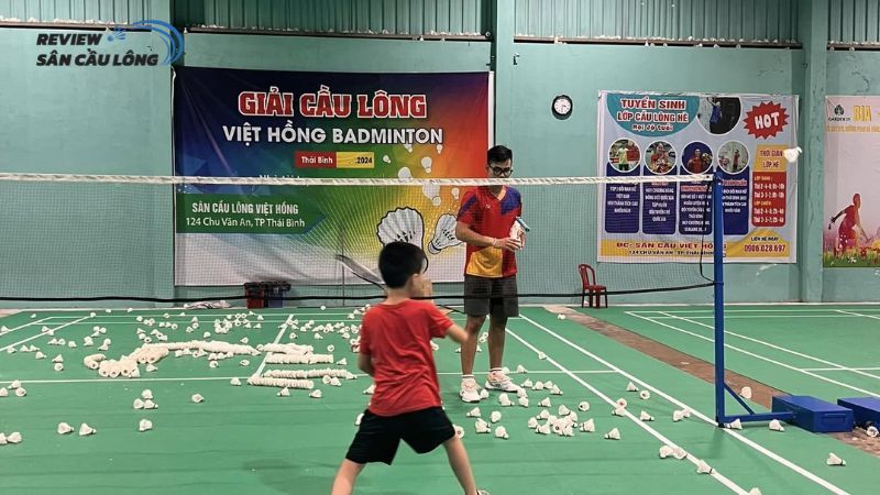 Sân cầu lông Thái Bình - Việt Hồng