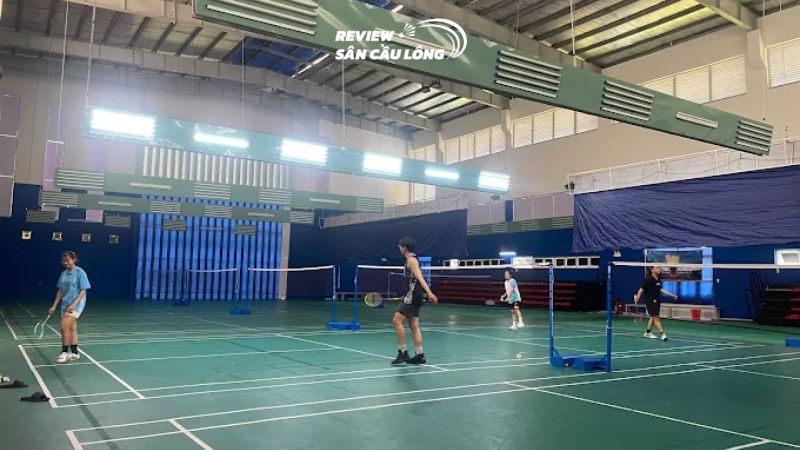 Sân cầu lông Đại học Ngân hàng Thủ Đức