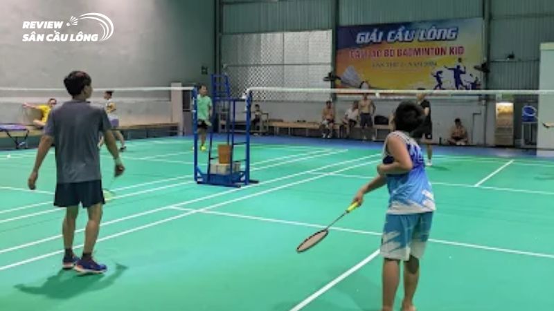 Tiện ích và dịch vụ tại sân cầu lông CLB Mường Bi