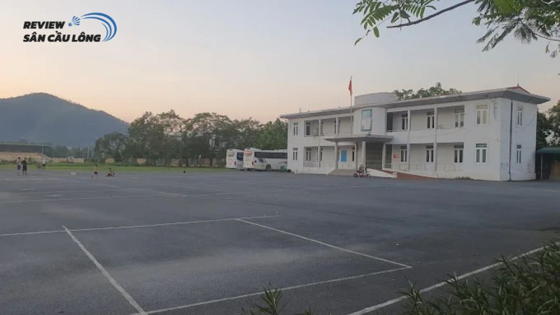 Sân cầu lông trung tâm văn hóa thể thao và du lịch Thanh Sơn