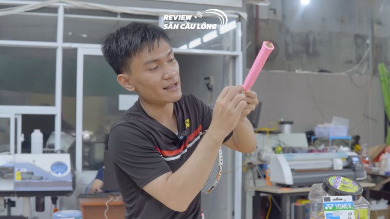Các bước thay cán vợt cầu lông - Bước 4