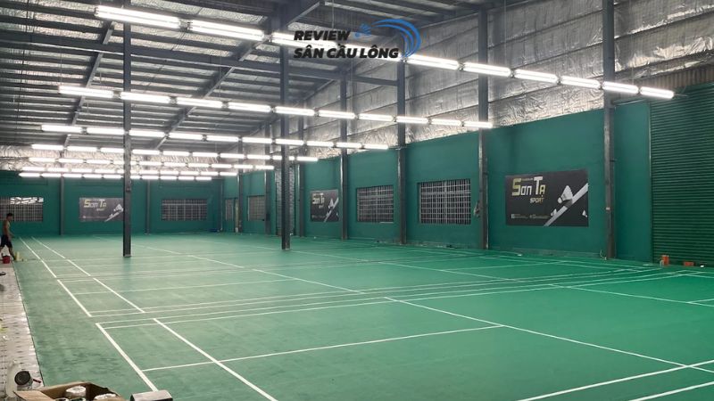 Sân Sơn Tạ cầu lông với giá rẻ tiện nghi dành cho người mới