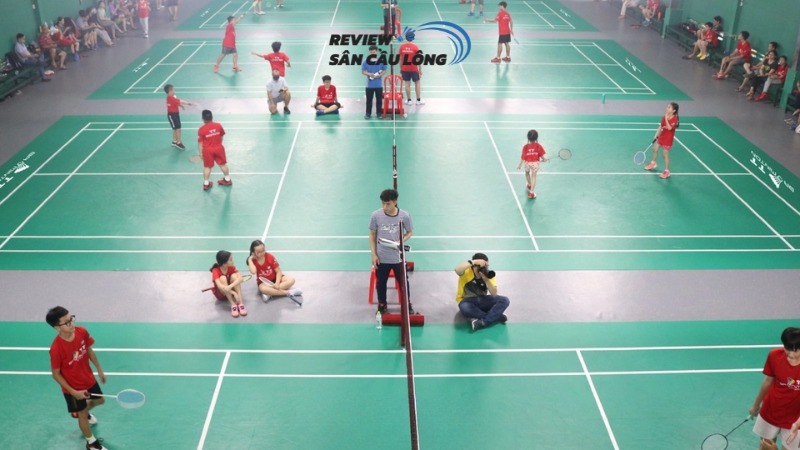 Nền cao su êm, ánh sáng rõ, dịch vụ hỗ trợ tốt