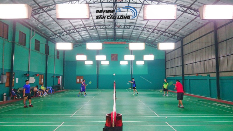 Sân TDTT Quận 10 công lập, giá thuê hợp lý
