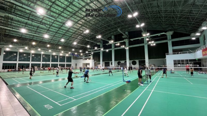 Có căng tin, dịch vụ kèm, đặt lịch sớm nếu đông
