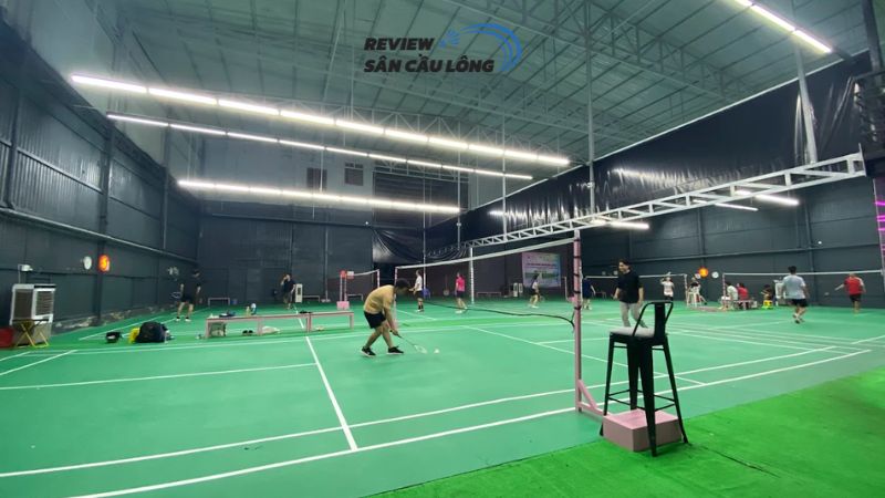 Sân cầu lông Khánh Linh q2 với 4 sân đánh rộng rãi