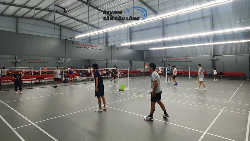 Sân cầu lông Trần Não – Lựa chọn mới cho người chơi